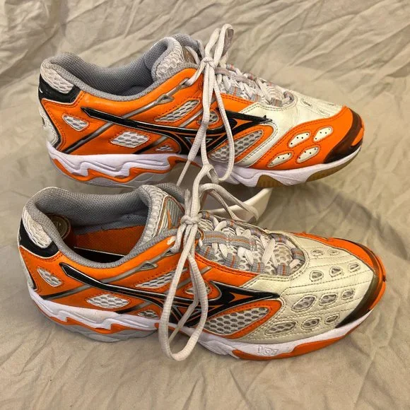 Mizuno Wave Lightning 3 - Picture 2 of 7